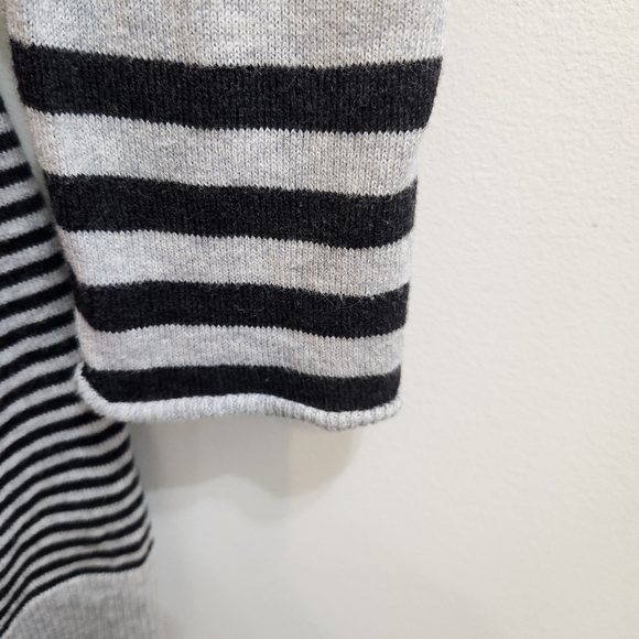 Indigenous Organic Cotton Striped Long Sweater Size Medium - Picture 7 of 9